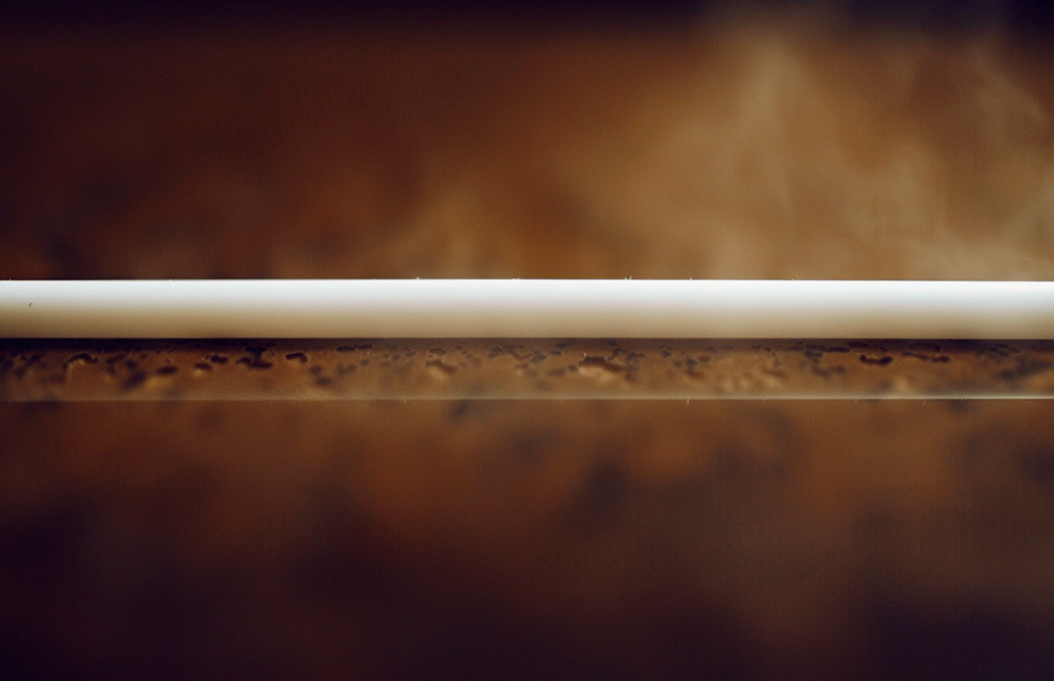 Inspección de másticos, colas o siliconas aplicadas en piezas o cartones